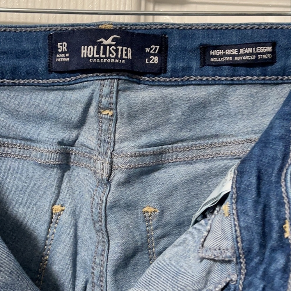 NWOT hollister jeans - Picture 3 of 5